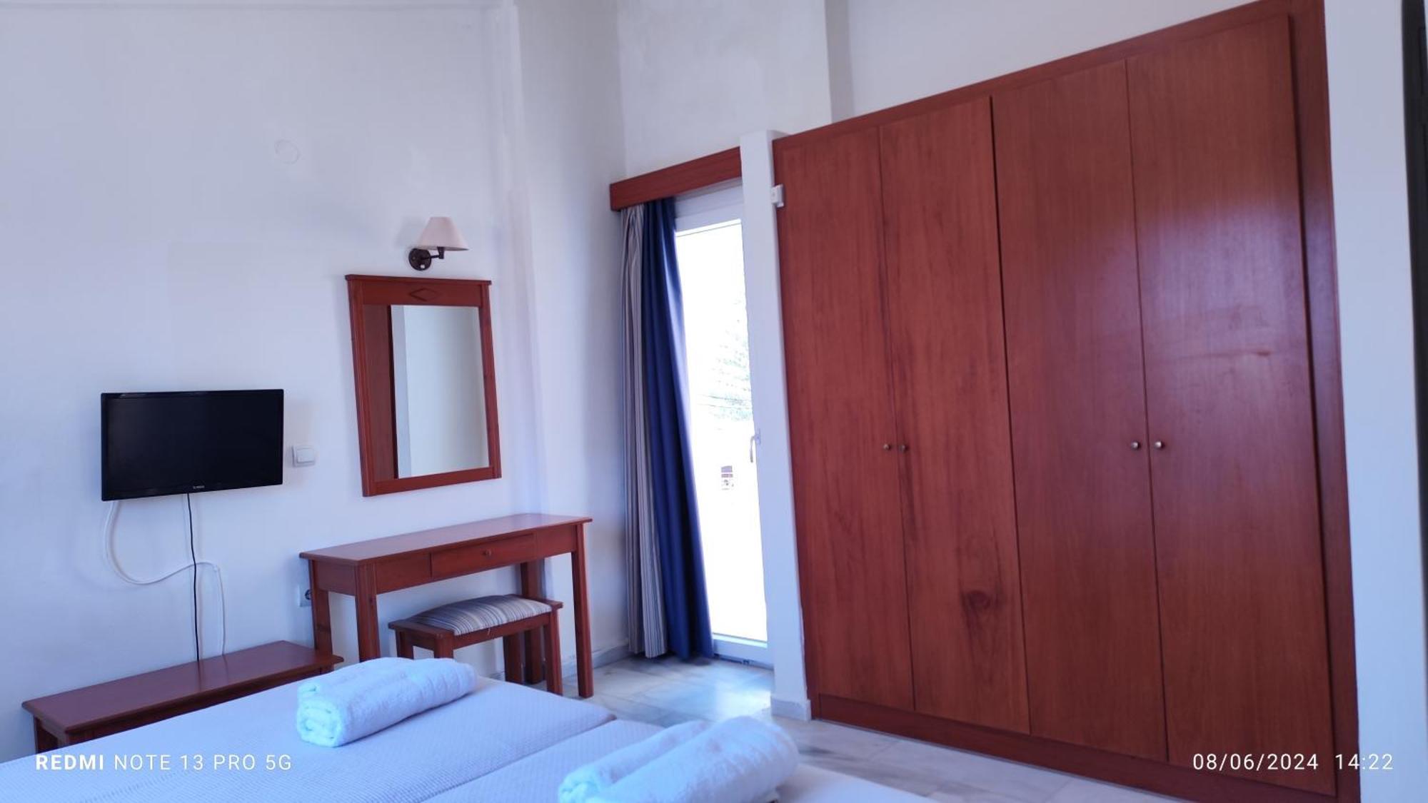 Niros Beachfront Aparthotel Kokkini Hani Eksteriør bilde